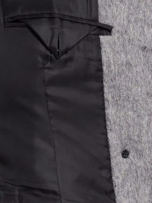 Tonywack: Double-breasted coat with pointed collar