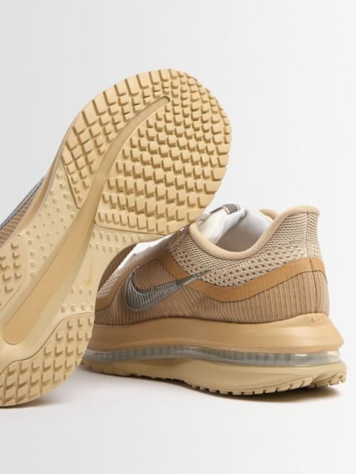 Nike: 飞马高级运动鞋