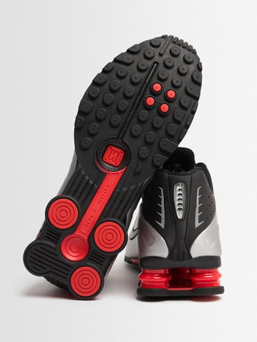 Nike: Shox R4 Sneakers