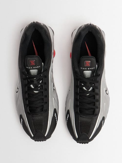 Nike: Shox R4 Sneakers