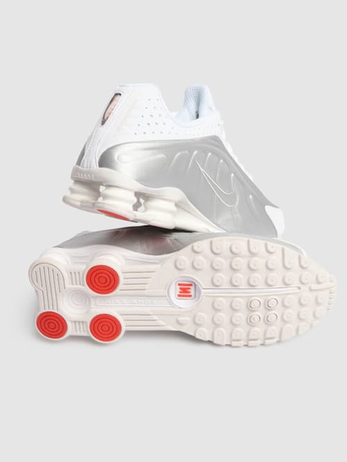 Nike: Shox R4 Sneakers