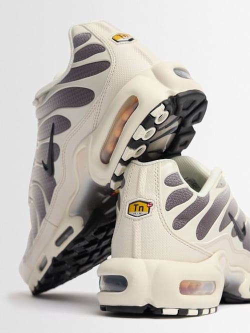 Nike: Low-top sneakers with chunky sole