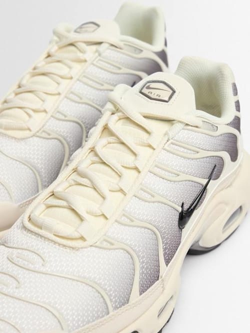 Nike: Low-top sneakers with chunky sole
