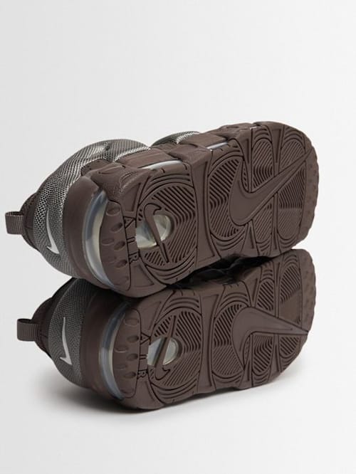 Nike: Low-top sneakers with chunky sole