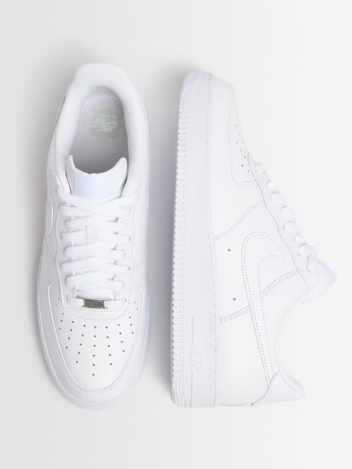 Nike: Low-top sneakers with lace-up fastening
