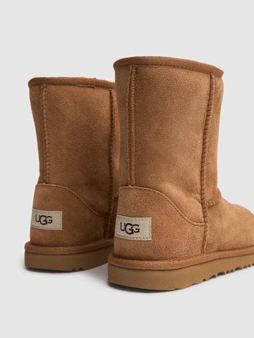 Ugg: 经典 II 羊毛靴