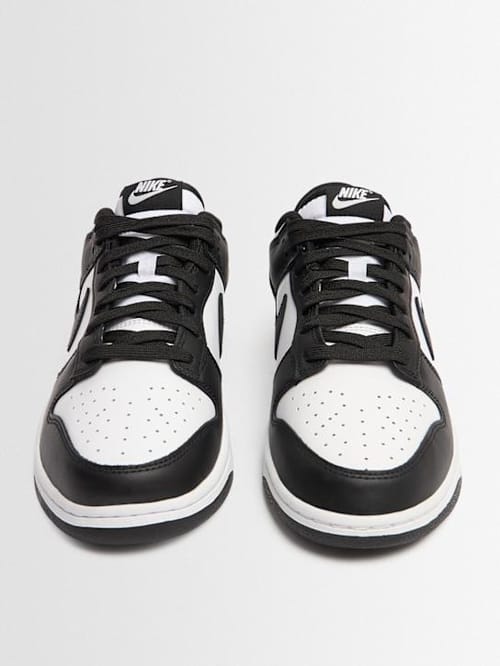 Nike: Low-top sneakers with lace-up fastening
