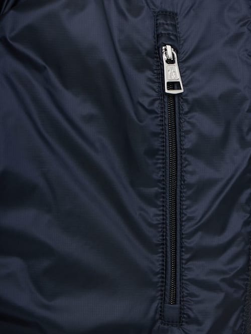 Moncler: 带领短款羽绒夹克