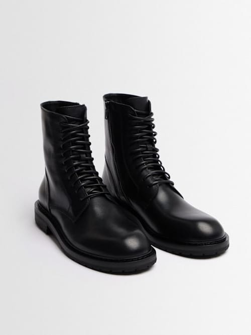 Ann Demeulemeester: 系带骑士风格 ankle boots
