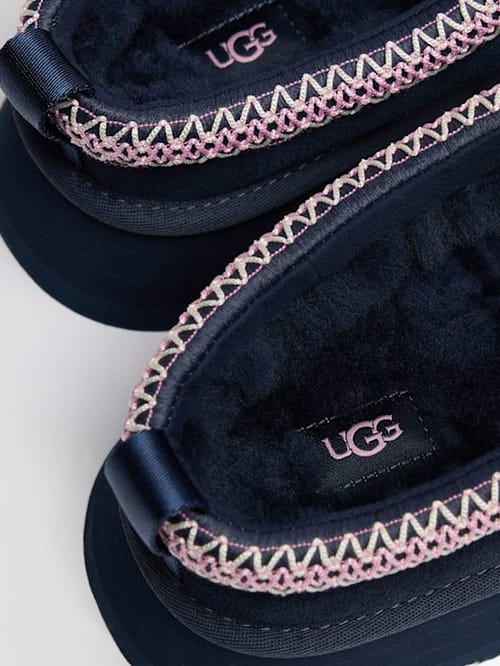 Ugg: 有装饰带的高跟穆勒鞋