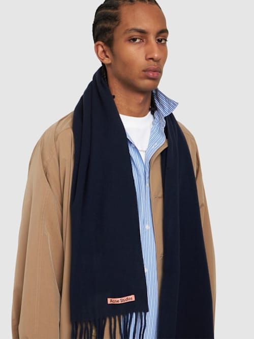 Acne Studios: 长方形流苏围巾