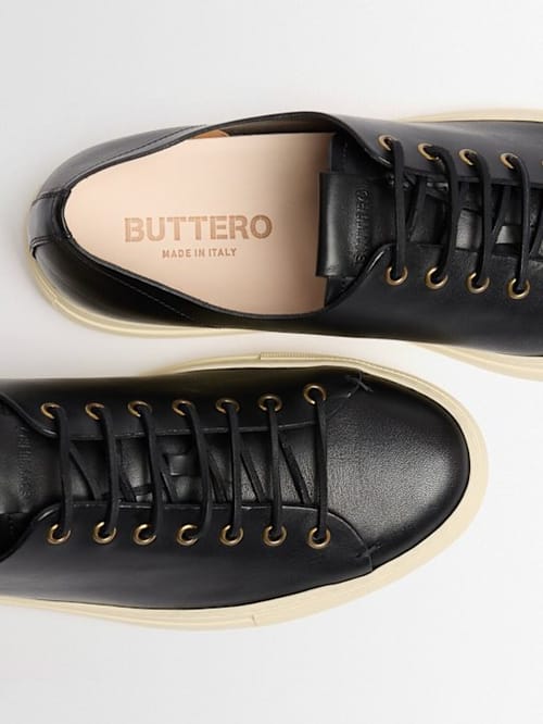 Buttero: 低帮运动鞋，带系带设计