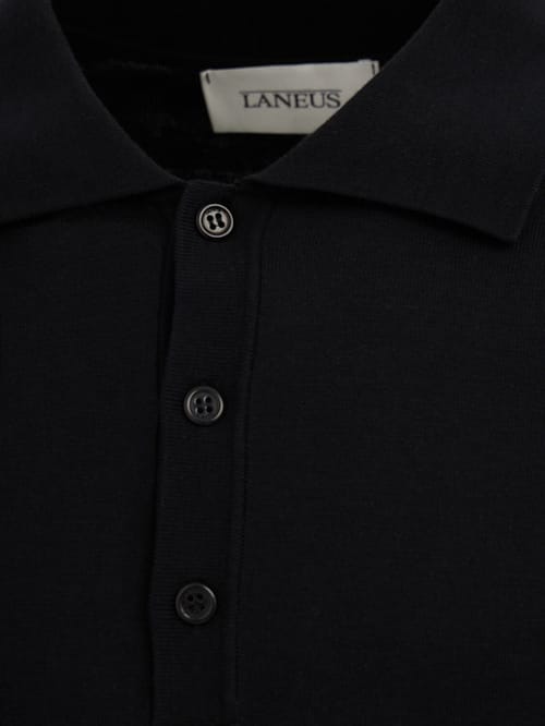 Laneus: 短袖翻领衫，带可见的扣子