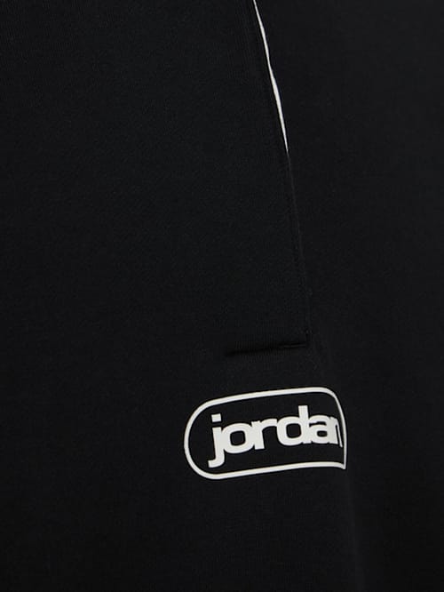 Jordan: 对比领 Polo 衫