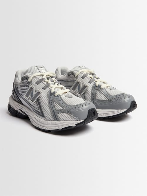 New Balance: 860 跑步鞋