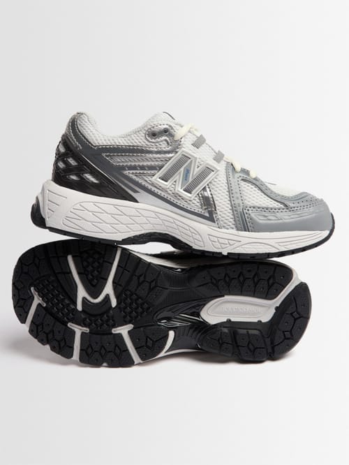New Balance: 860 跑步鞋