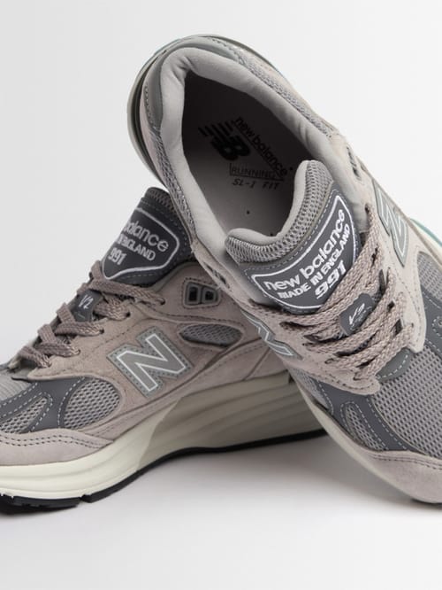 New Balance: 991 v2 聚酯运动鞋，配有分层中底