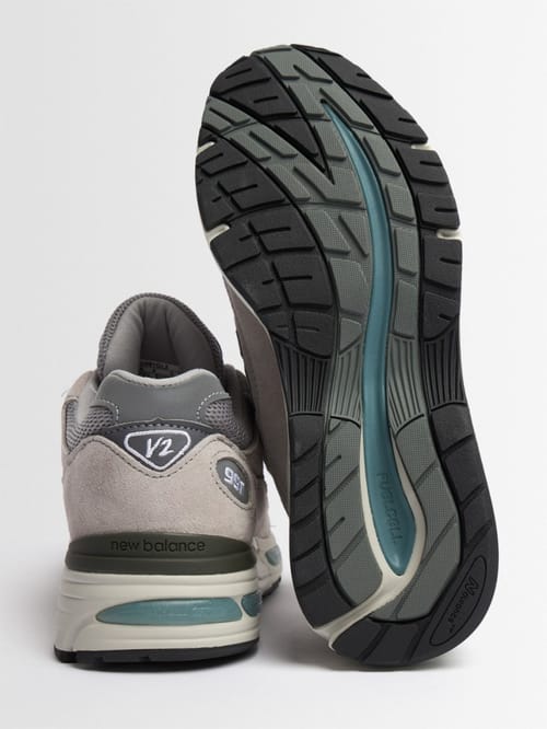 New Balance: 991 v2 聚酯运动鞋，配有分层中底