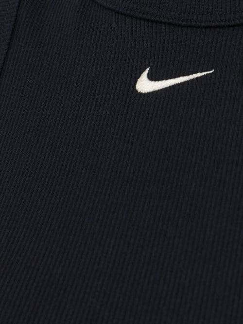 Nike: 割裁上衣