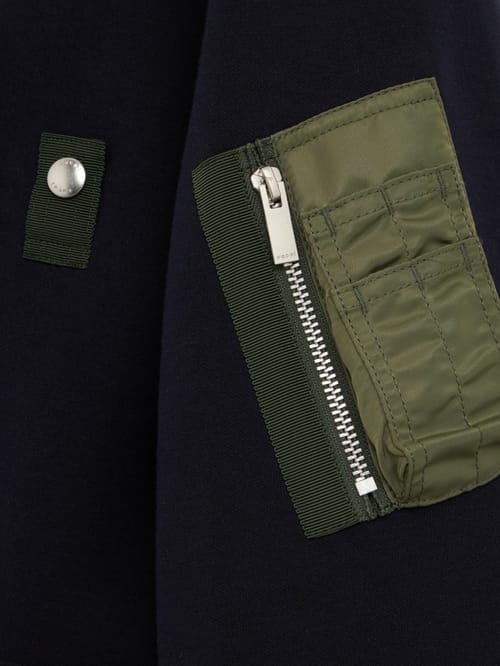 Sacai: 经典海绵运动衫 X 尼龙斜纹连帽衫