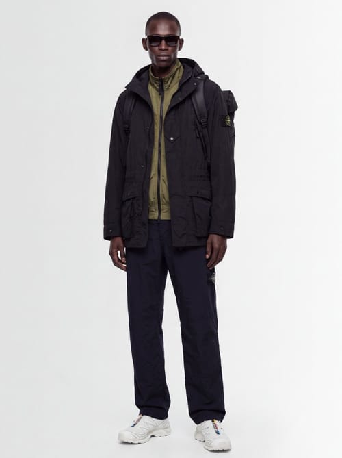Stone Island: 短款尼龙派克大衣，带可拆卸帽子