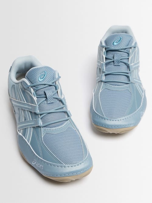 Asics: 聚酯纤维超同步运动鞋