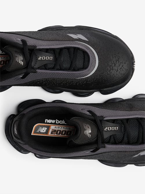 New Balance: 小牛皮 U750 运动鞋