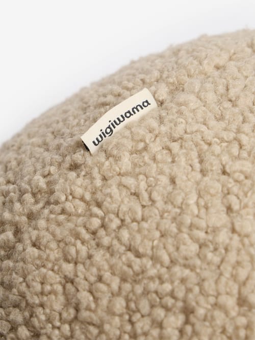 WIGIWAMA: Cuscino sferico effetto teddy