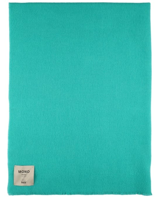 HAY: Aqua green mono毯子
