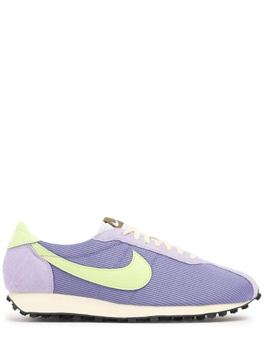 Nike: Low-top sneakers with flat sole