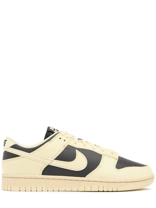 Nike: Dunk Low Sneakers