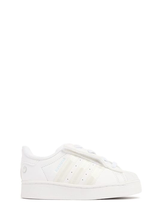 adidas Originals: 超级明星发光运动鞋
