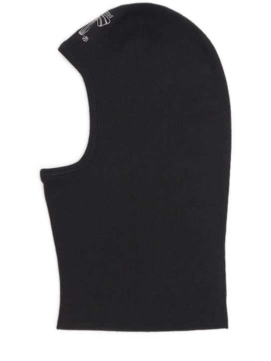 Acne Studios: 羊毛面具