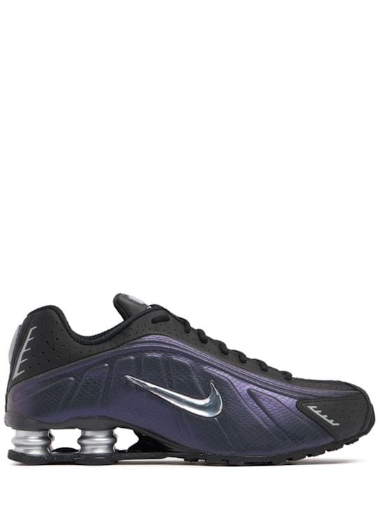 Nike: Sneakers Shox R4 Jewel