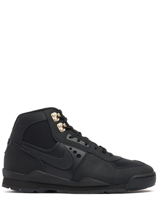 Nike: High-top Sneakers with Contrast Details