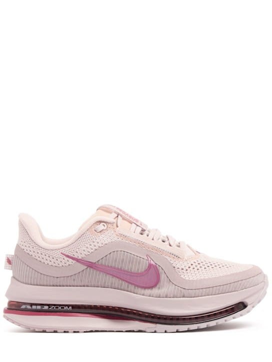 Nike: Pegasus Premium Sneakers