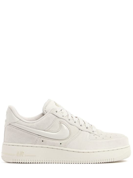 Nike: Air Force 1 '07 Sneakers