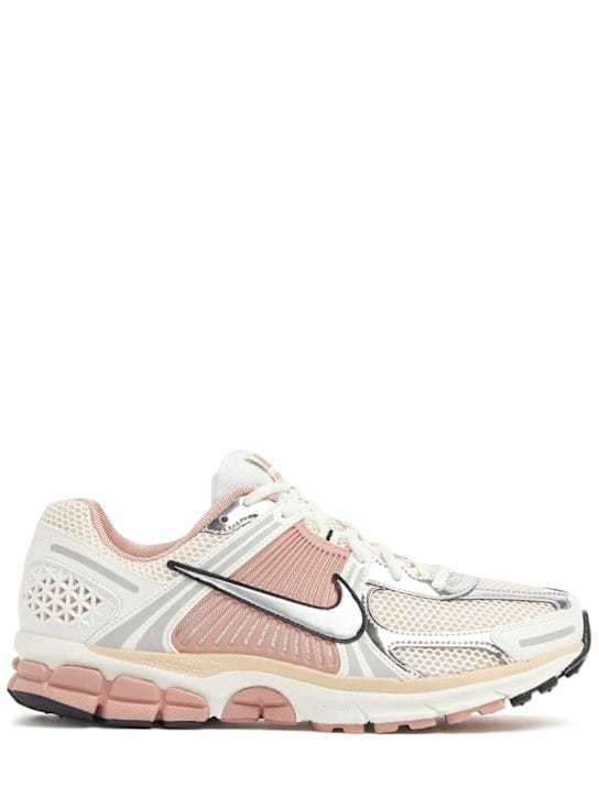 Nike: Zoom Vomero 5 运动鞋