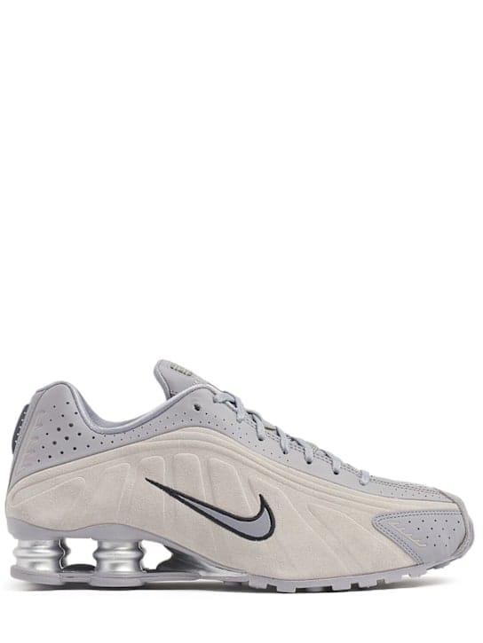 Nike: Shox R4 运动鞋