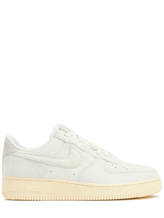 Nike: Air Force 1 '07 球鞋