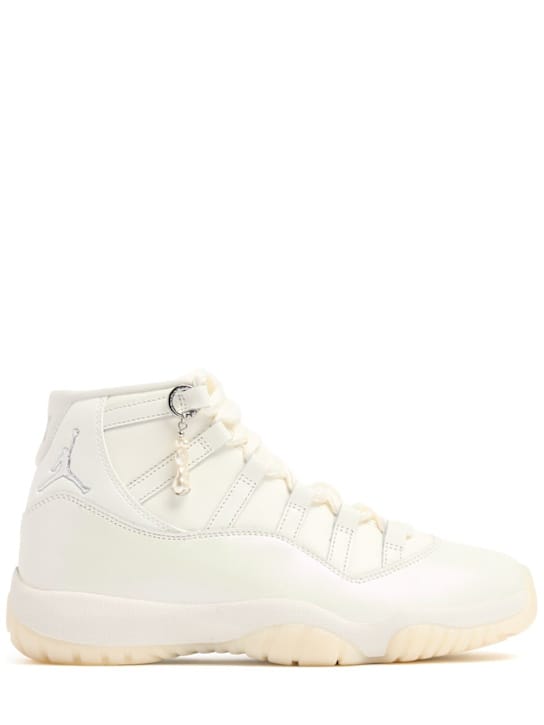 Jordan: Air Jordan 11 Retro sneakers