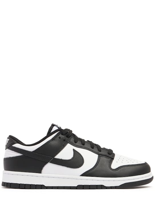 Nike: Low-top sneakers with lace-up fastening