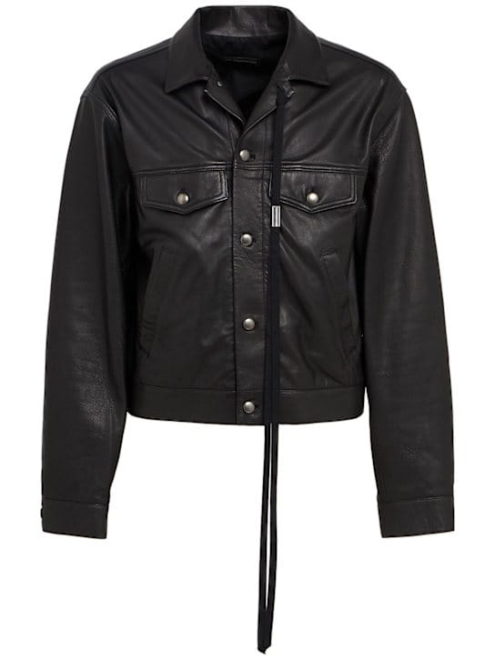 Ann Demeulemeester: 短款外套，配有扣子闭合