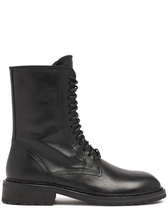 Ann Demeulemeester: 带鞋带的战斗靴