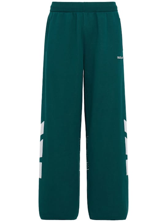 adidas Originals: 宽腿裤，带有图形细节