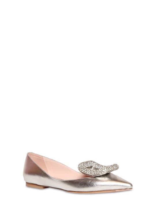 Roger Vivier: 15毫米Viv Choc金属质感皮革平底鞋