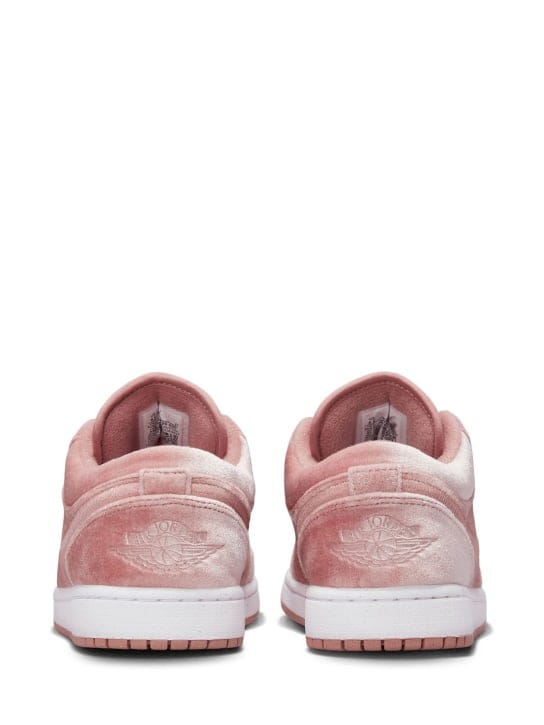 Nike: Sneakers Air Jordan 1 Low SE