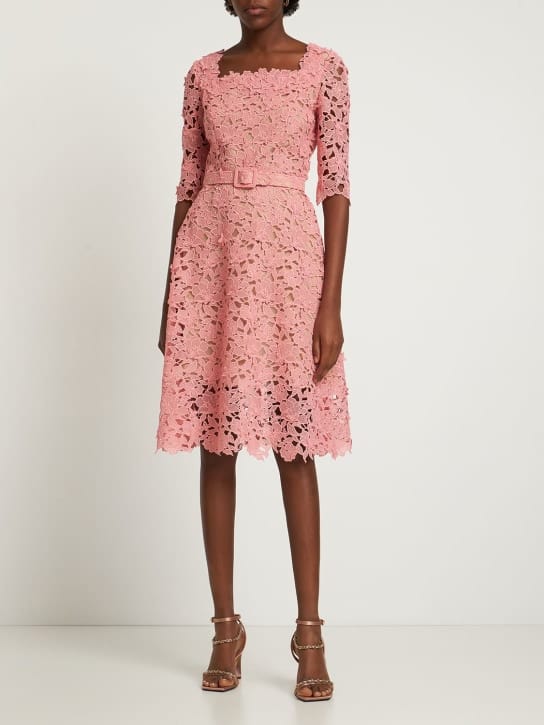Oscar De La Renta: Vestido midi de encaje con cinturón