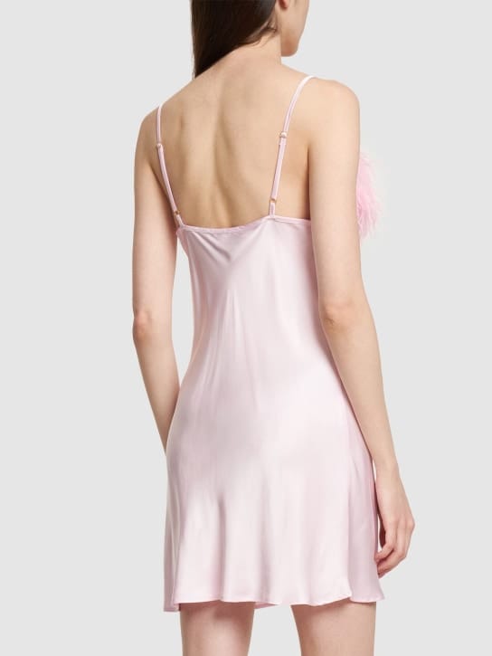 Sleeper: Vestido lencero corto con plumas