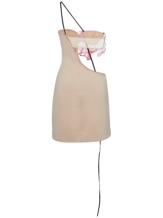 Nensi Dojaka: Miniabito asimmetrico con cut-out